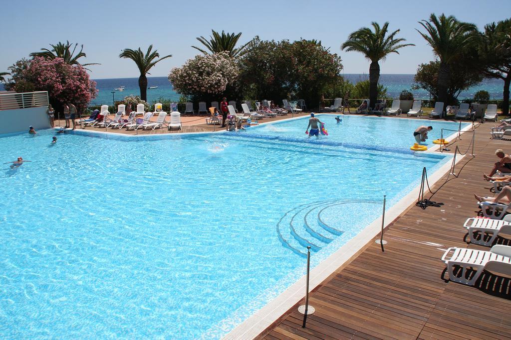 Th Costa Rei - Free Beach Resort エクステリア 写真